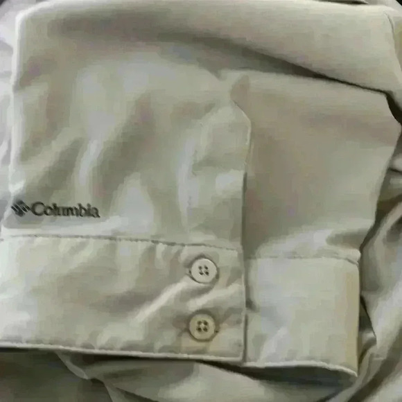 Columbia men’s short sleeve shirt. - Picture 9 of 9